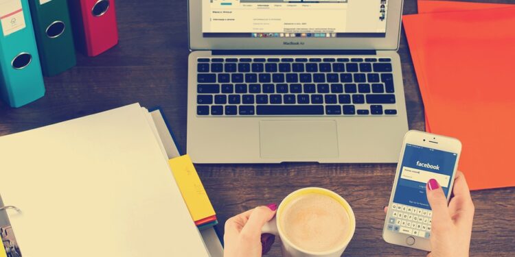 The Impact of Social Media on Society: A Closer Look at its Pros and Cons