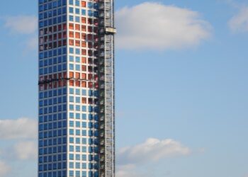 Boost Your Online Presence: Learn How to Build a Website That Stands Out