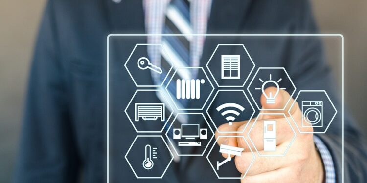 Building an Authentic Brand Voice: Key Elements of Successful Social Media Marketing