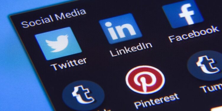 Building a Strong Brand Identity through Social Media Marketing